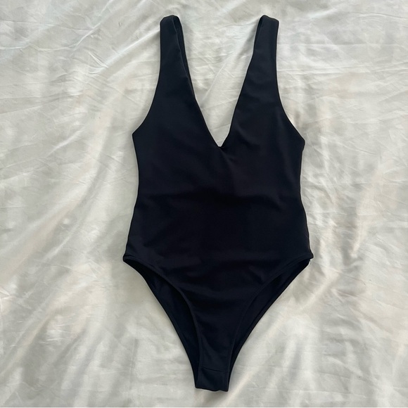 Zara Deep V Neck Bodysuit - Picture 2 of 7
